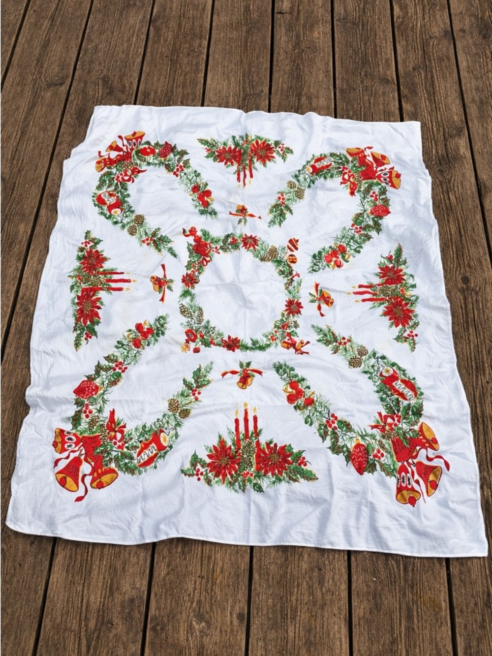 Vintage Christmas tablecloth 47”x53”
